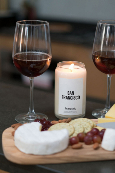 Homesick San Francisco Candle In San Francisco At Urban Outfitters In White