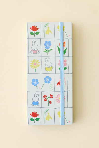 Miffy Floral UO Exclusive Sticky Note Folio Set
