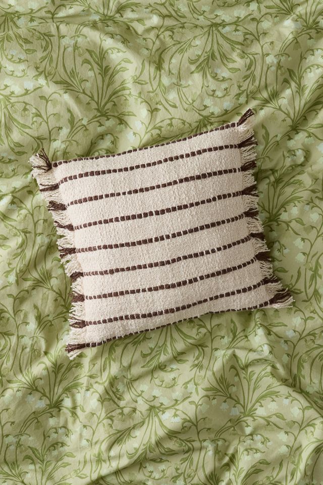Coussin décoratif à rayures et franges Lou #1
