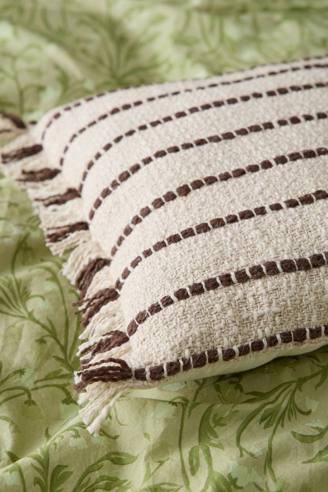 Coussin décoratif à rayures et franges Lou #2