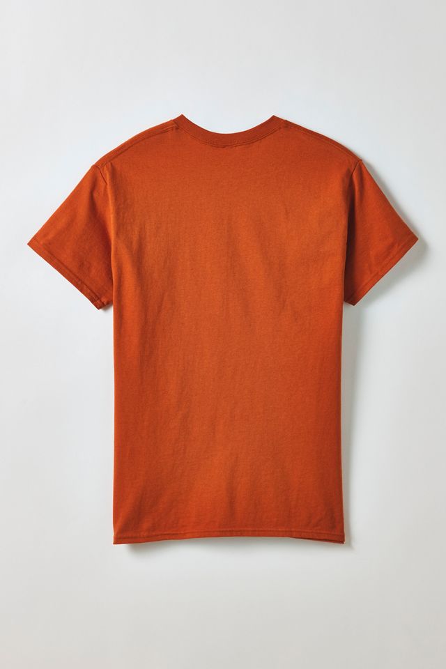 T-shirt graphique de l'équipe de basketball de l'Université du Texas NCAA #2