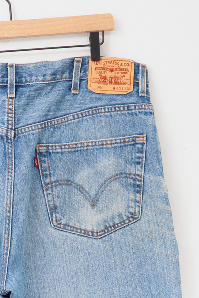 Vintage Y2K Distressed Levi's 550 Denim Blue Jeans