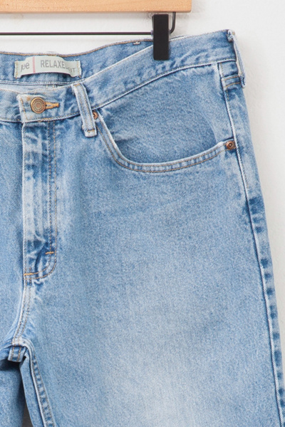 Vintage 1990s Lee Relaxed Fit Light Wash Distressed Denim Jeans