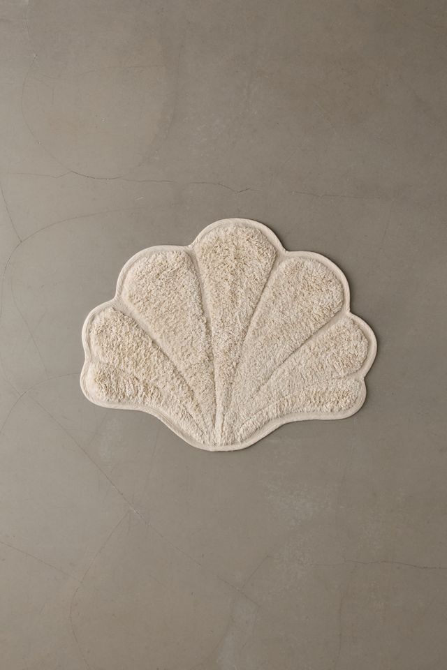 Seashell Shaped Hilo Tufted Rug #1