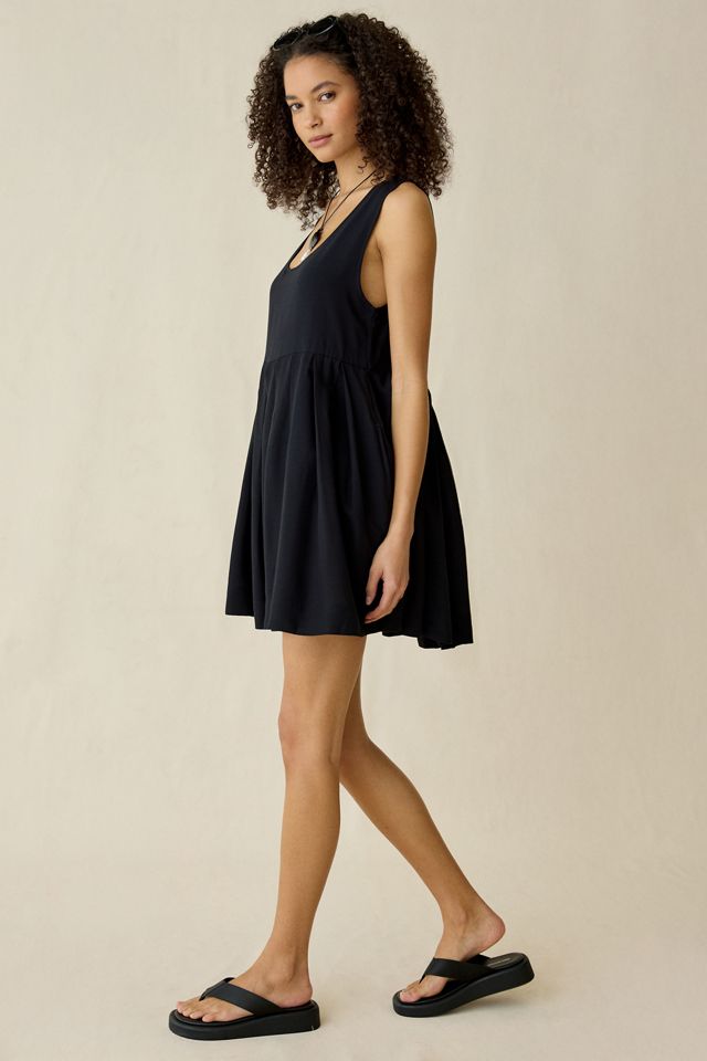 Mini-robe babydoll plissée à enfiler UO #2