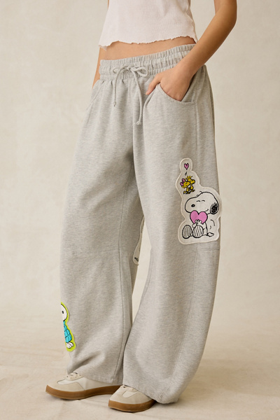 Peanuts UO Exclusive Essential Patched Graphic Barrel Leg Sweatpants
