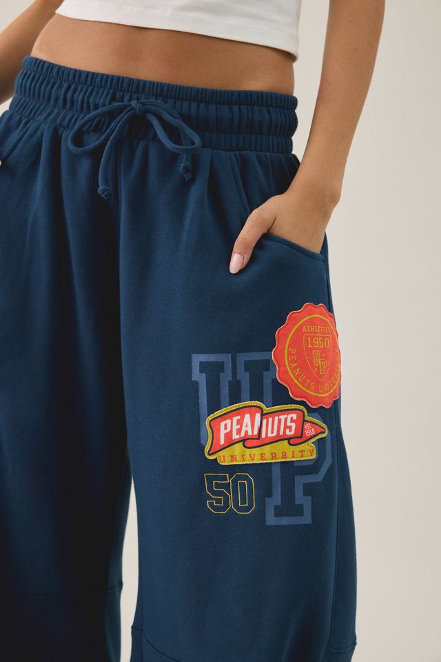Peanuts UO Exclusive Essential Patched Graphic Barrel Leg Sweatpants #4