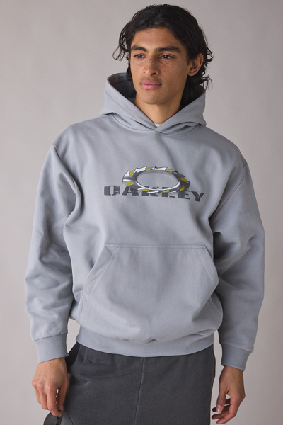 Oakley Heritage Logo Brushed Hoodie Sweatshirt | Urban Outfitters