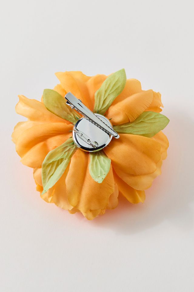 Zinnia Flower Hair Clip & Brooch | Urban Outfitters display picture 1