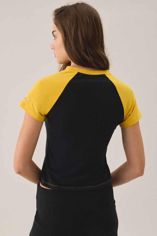 Nike Sportswear Chill Knit Graphic Raglan Cropped Tee #3
