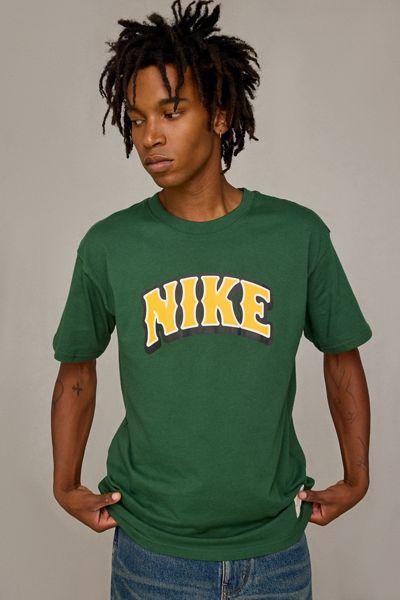 Nike Sportswear Graphic Tee