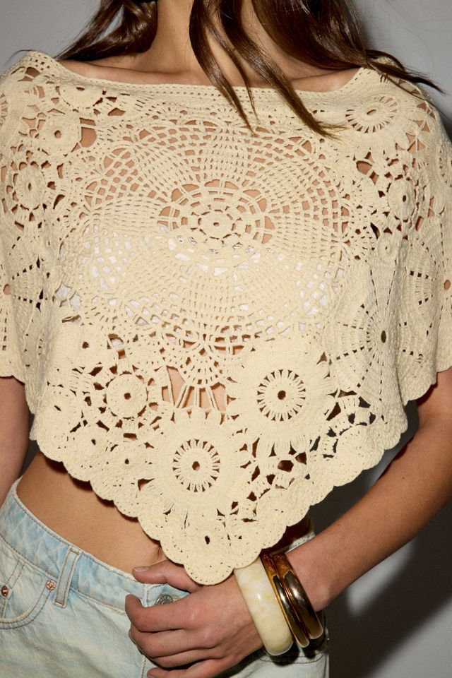 Kimchi Blue Game Day Floral Crochet Poncho #2