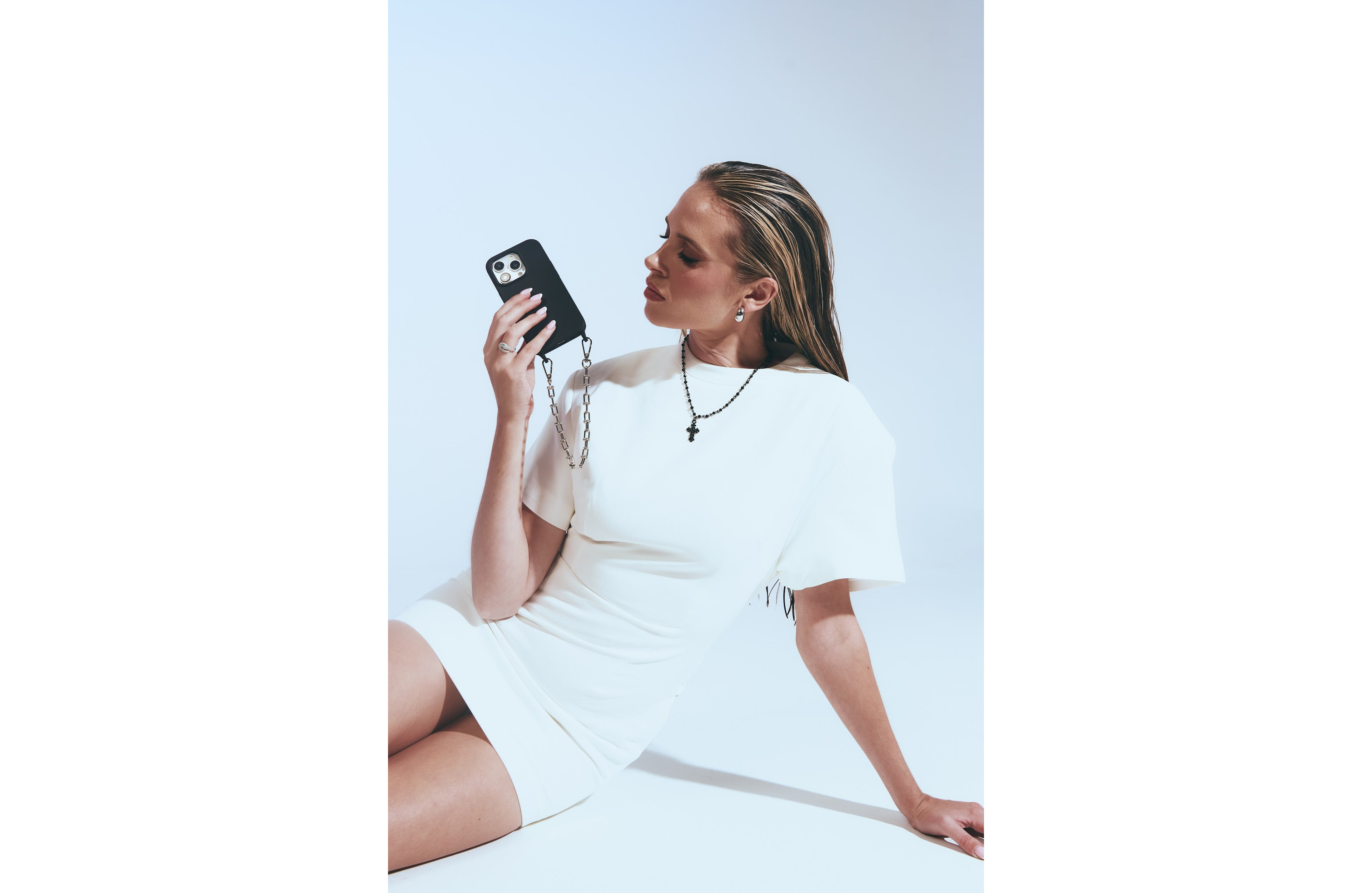 Cordée Cases Chain iPhone Case + Wristlet Set