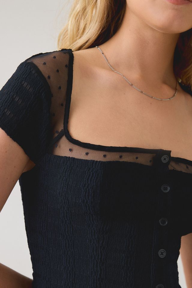 Blouse ajustée à manches courtes et encolure carrée Lights Out UO #1