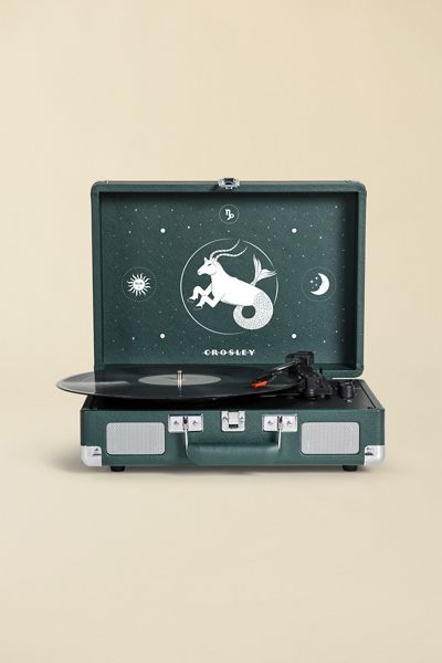 Gadhouse Brad Retro Record Player | Urban Outfitters