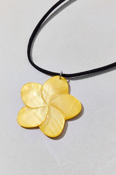 Collier à cordon en suède avec breloque fleur Bloom