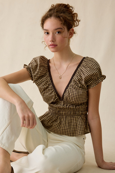 杏様 S ruched sculpt body lace Kimchi Blue Jane Ruched Lace Trim Short Sleeve Blouse | Urban