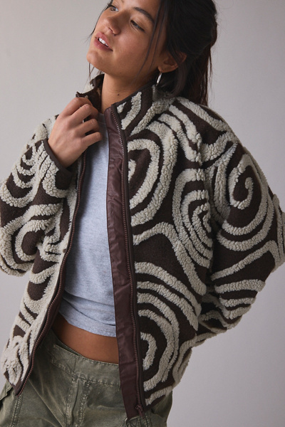 オベイ OBEY ウール混 スタジャン ブルゾン ビッグ刺繍 裏地キルティング OBEY Swirls Jacquard Piled Fleece Zip-Up Jacket | Urban Outfitters