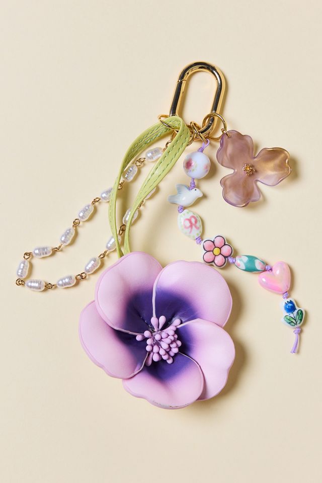 マカロンナ　❀フラワーオブライフキーホルダー❀ Faux Leather Magnolia Flower Keychain | Urban Outfitters