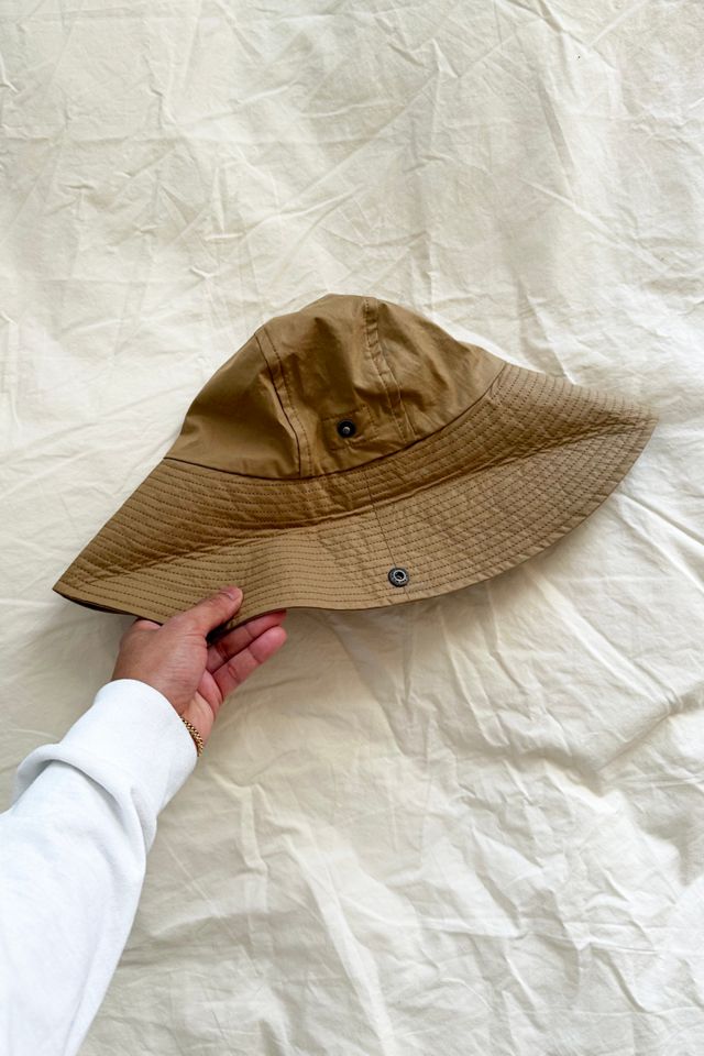 Margaret Howell MHL 帽子　タッグ付き MHL Margaret Howell Gabardine Snap Bucket Hat | Urban Outfitters