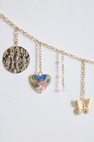 Mixed Charm Chain Wall Garland