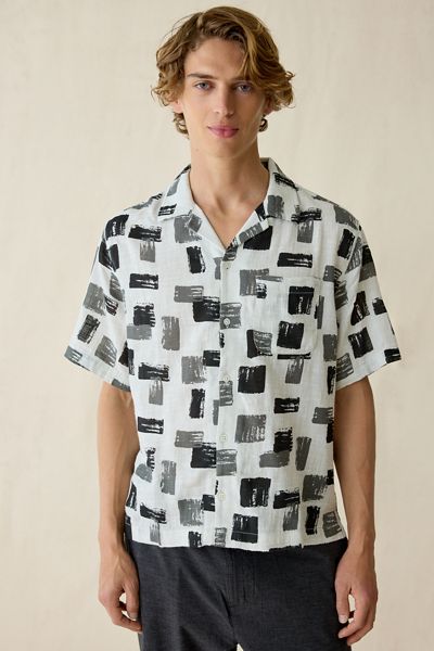 Chemise UO à manches courtes à col camp aéré à motif d'été