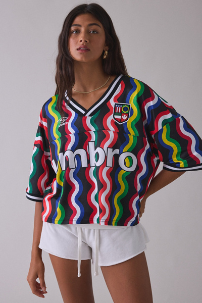 Umbro UO Exclusive V-Neck Cropped Jersey Top | Urban Outfitters