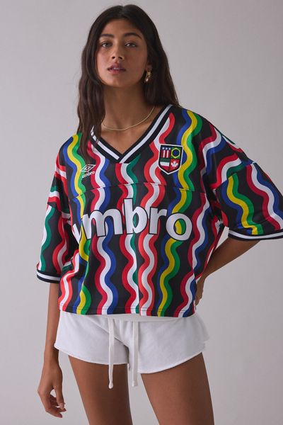 Umbro UO Exclusive V-Neck Cropped Jersey Top