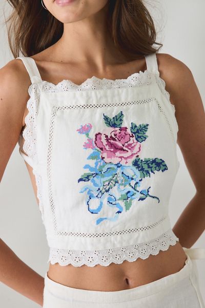 Haut court à dos noué avec broderie florale Etta de Muse Assembly