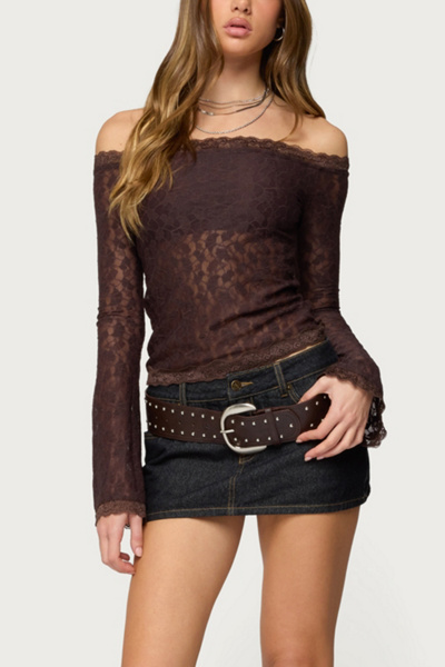 Edikted Built Bra Off Shoulder Lace Top