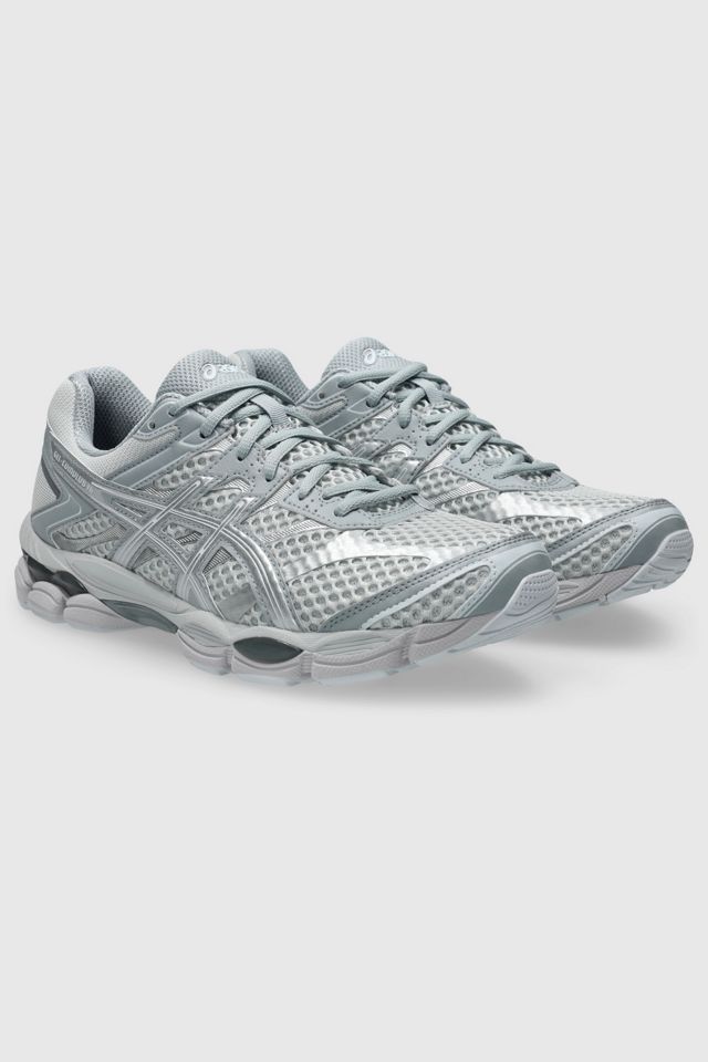 ASICS Gel-Cumulus 16 Sportstyle Sneakers #1