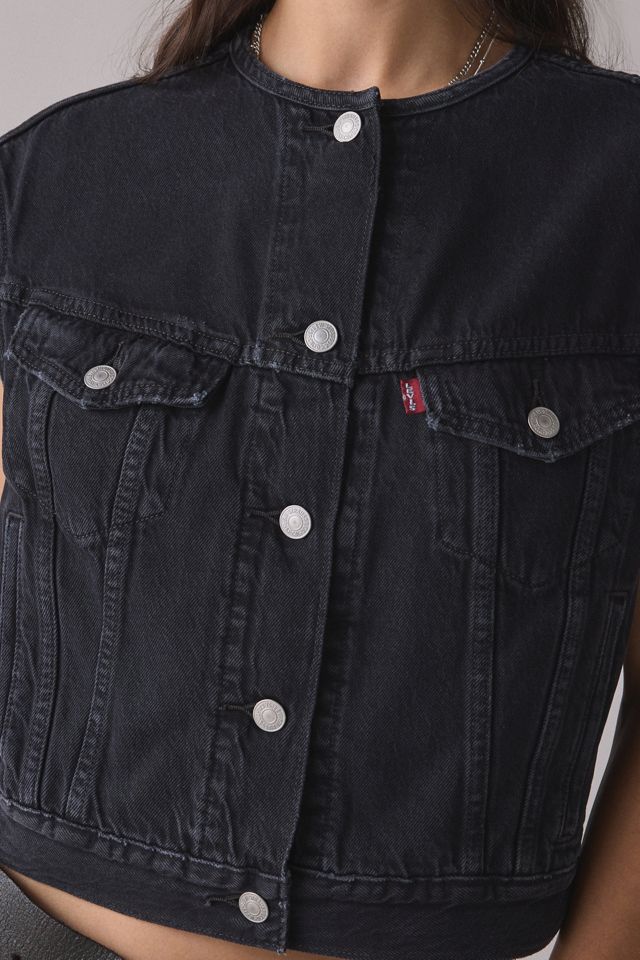 トップス 90s levis black denim vest jacket y2k Levi's® '90s Shrunken Collarless Denim Vest | Urban Outfitters
