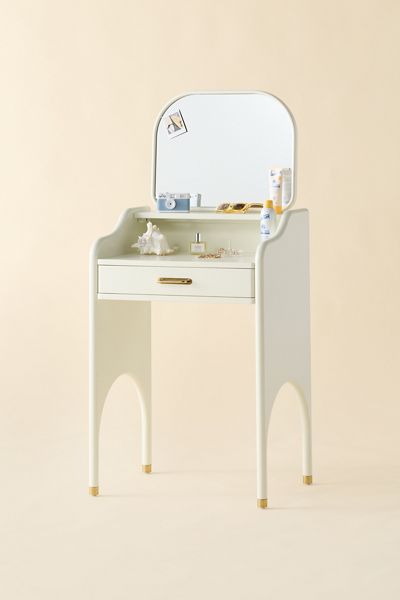 Doe Makeup Storage Vanity