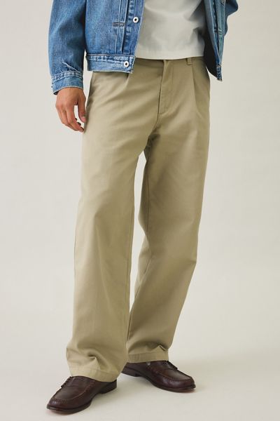 Levi's® Pleated Loose Fit Chinos