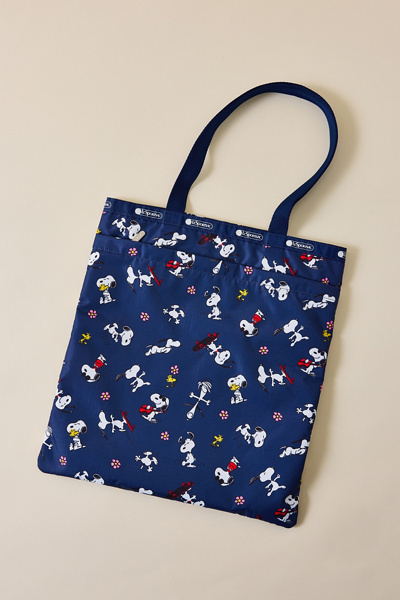 LeSportsac×PEANUTS　BUCKET TOTE LeSportsac x Peanuts UO Exclusive Large Emerald Tote Bag | Urban