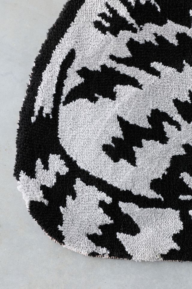 Cat Shaped Knitted Rug #2