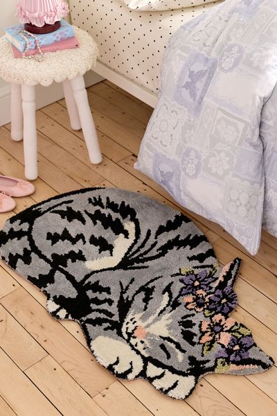 Cat Shaped Knitted Rug
