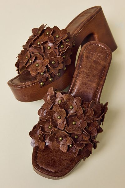 Frye & Co Wylie Flower Platform Slide Sandals