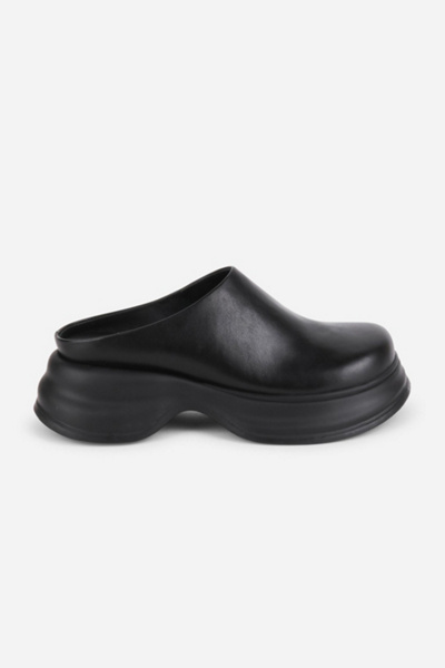 Intentionally Blank Malix Platform Mule | Urban Outfitters