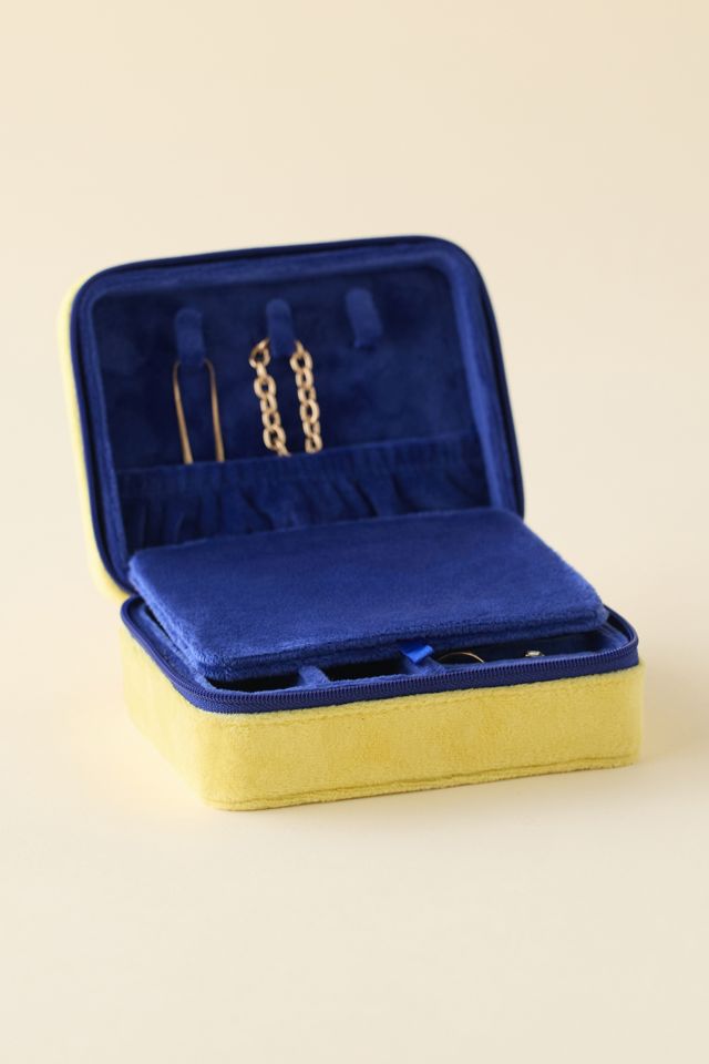 Étui à bijoux en velours brodé Butter #2