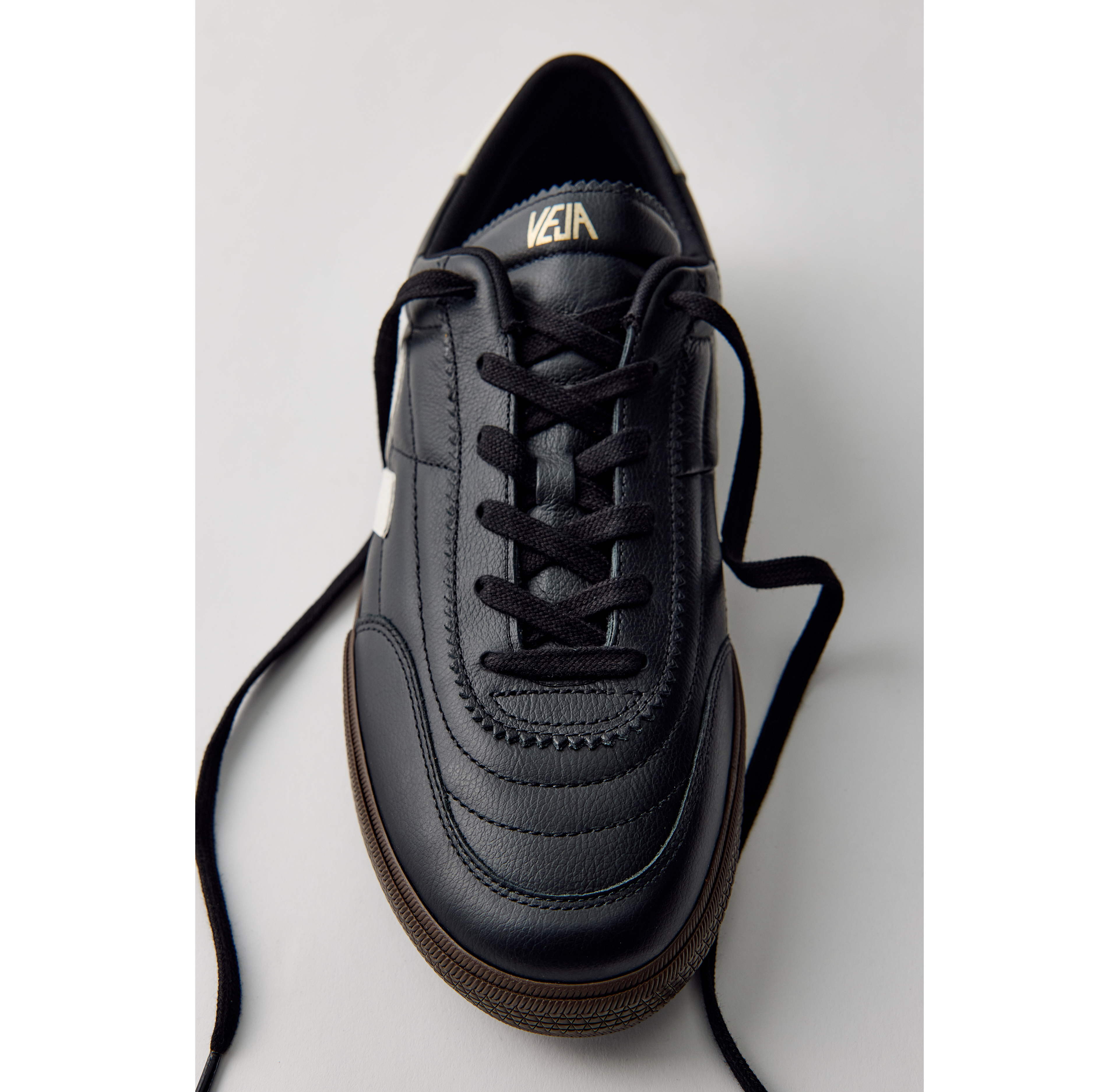 Veja Men's Paneka Sneakers