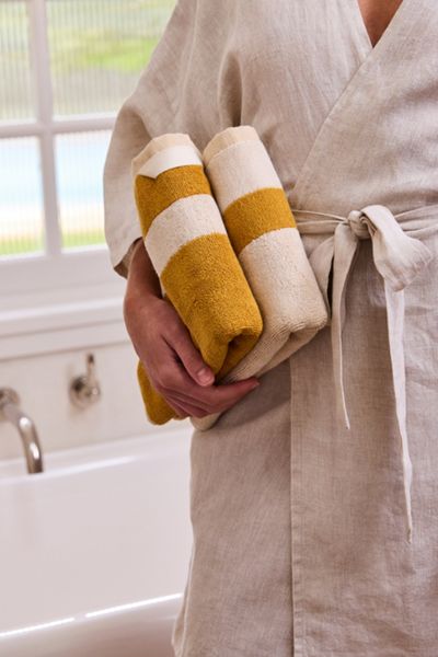 Bed Threads Two-Toned Hand Towel