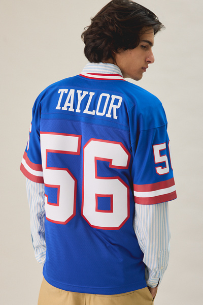 Mitchell & Ness NFL New York Giants 1986 Lawrence Taylor Legacy Football Jersey Tee