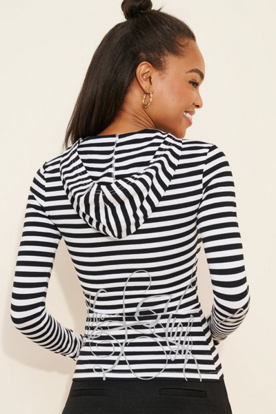 Niihai Bella Hooded Top