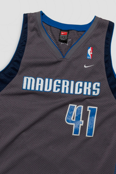 Vintage Dallas Mavericks Basketball Jersey