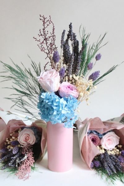 Roxanne’s Dried Flowers Paris Bouquet