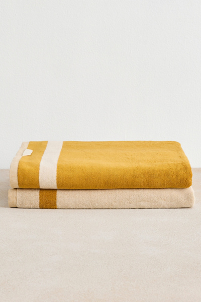 Bed Threads Two-toned Bath Sheets Set In Crème/turmeric At Urban Outfitters