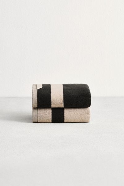 Bed Threads Two-Toned Hand Towel Set