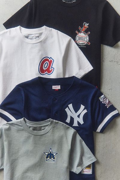 Mitchell & Ness MLB Vintage Team Logo Graphic Tee