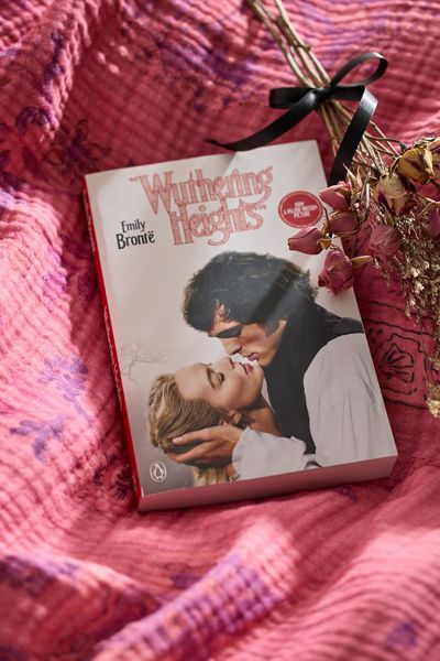 Wuthering Heights (Movie Tie-In) By Emily Brontë